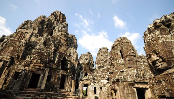 #唱唱反调# 公益旅行在柬埔寨适得其反-怎样提供切实的帮助？