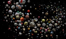 769个足球，海洋污染和太空有什么共同点呢？